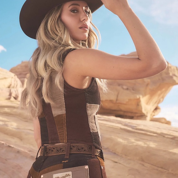 Lainey Wilson Patchwork Corduroy Vest in Earth Tones - Picture 5 of 6